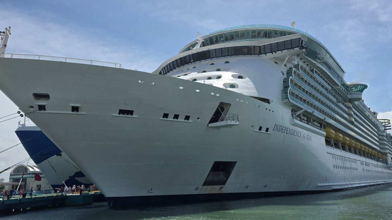 Royal Caribbean - Independence of the Seas- Recorrida completa (full tour)
