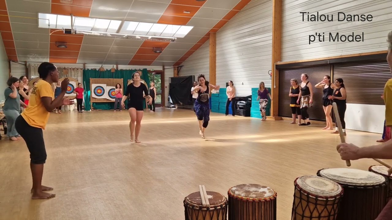 Belle journée à tous Stage de danse Africaine de l'Afrique de l'ouest c'était en Lozère (48) 17 Mai