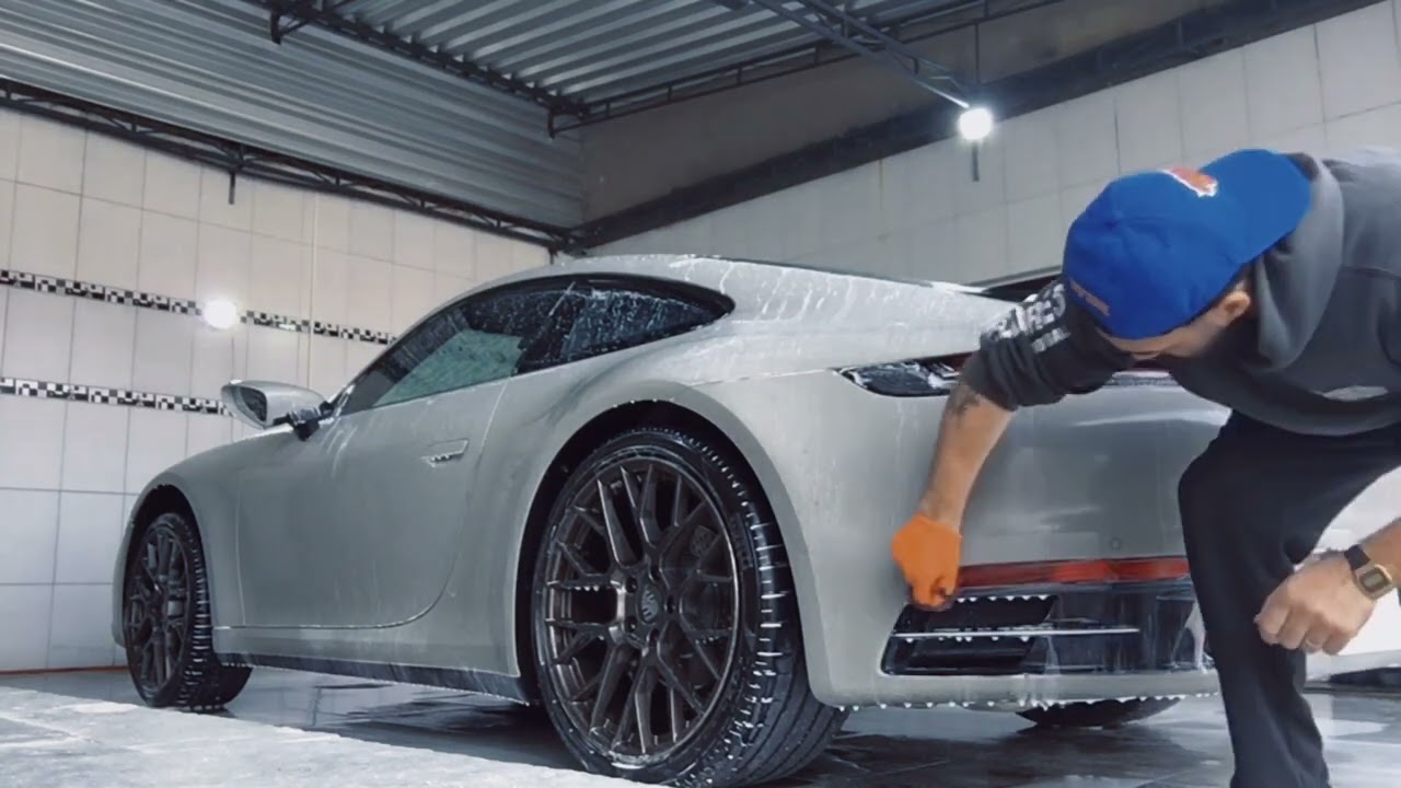 Porsche 911 Carrera Detailing