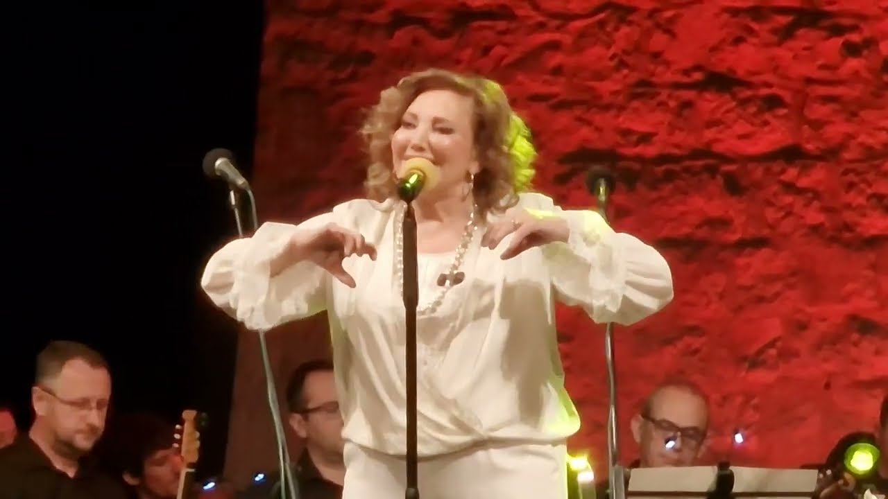 Stiha, stiha povedaj mi mati ＆ Popevka za ljubav - TEREZA KESOVIJA
