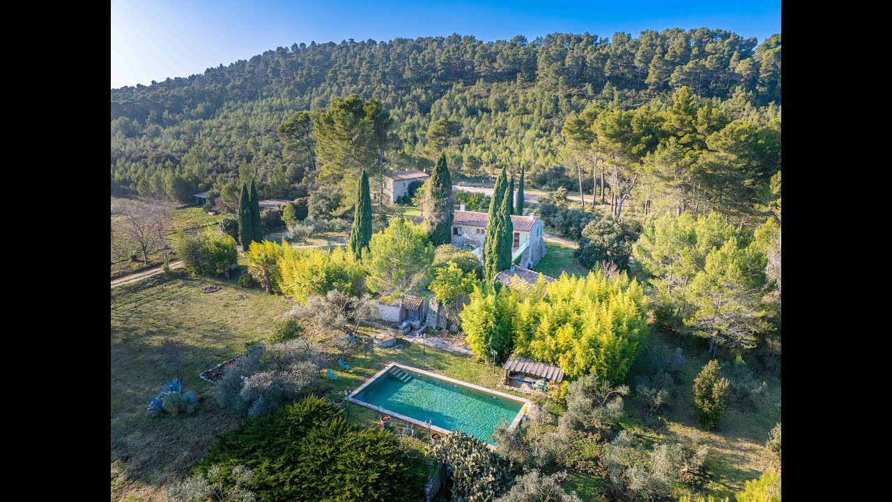 EYGALIERES - PROPRIETE 425M2 - 8 CHAMBRES - PISCINE - CALME ABSOLU