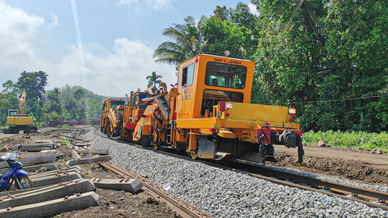 Kondisi Proyek Jalur Kereta Api Daop 9 Jember di Desa Patempuran, Kecamatan Kalisat #keretaapi 
