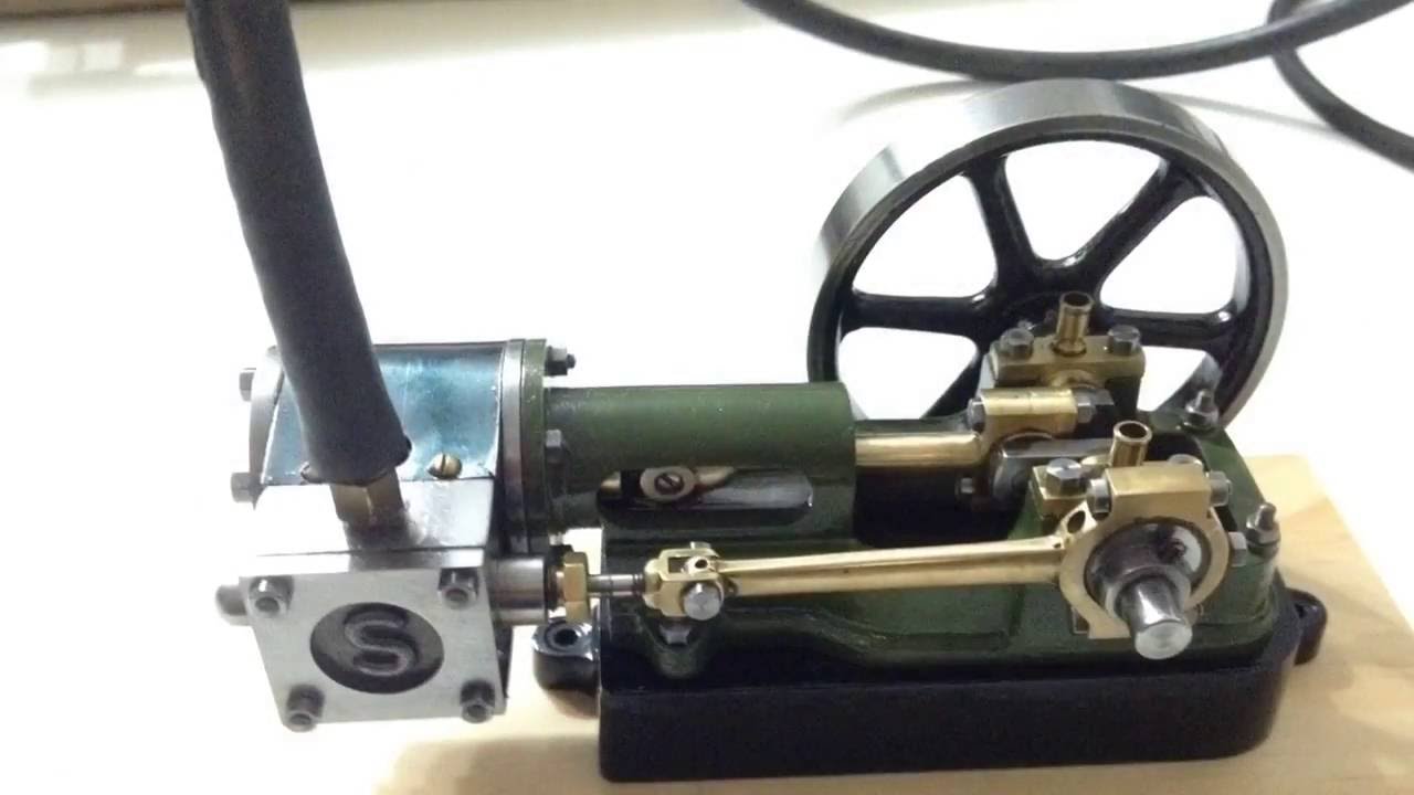 Stuart Turner 10H horizontal live steam engine tested on air
