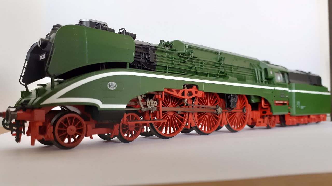 2022 11 18 UwesMoBa105  BR 18 201 ESU Sondeinbau