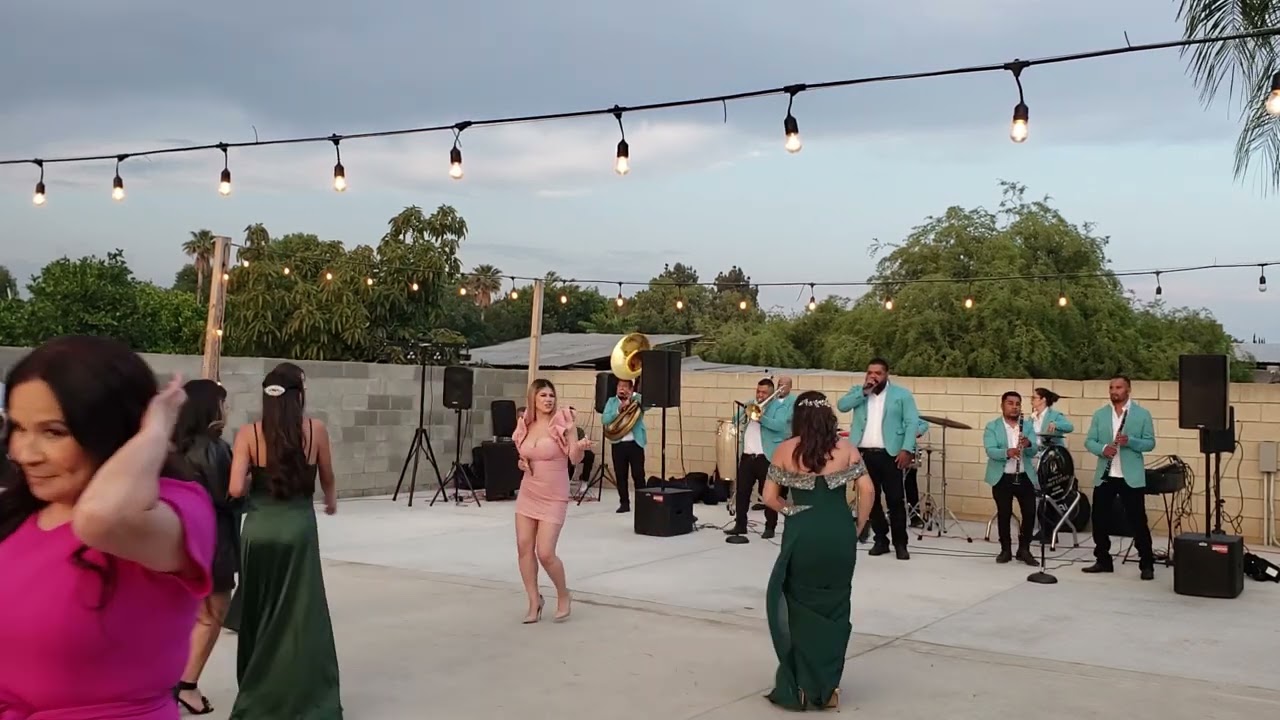 Fiesta pribada con Banda Doble Estilo de Los Angeles, CA/ La Loba.