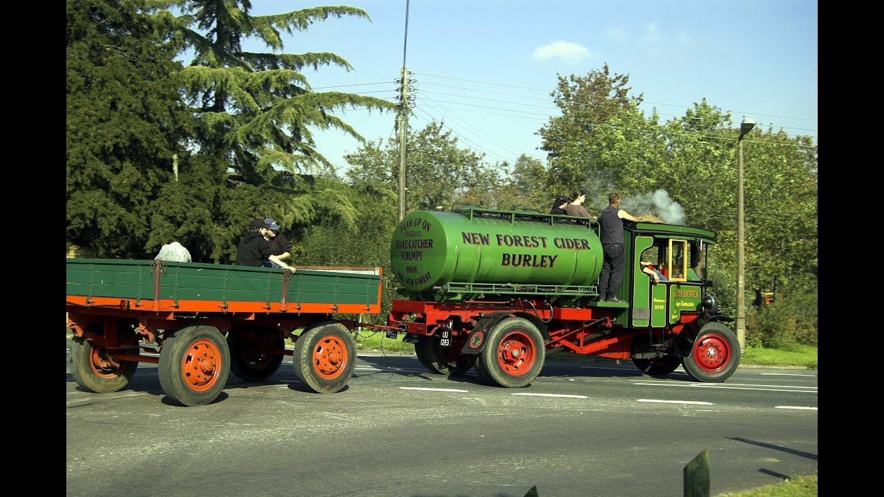 Steam Road Run. 2008. Hampshire. Derek Marder. Photos credited to Peter. R. Yarlett.