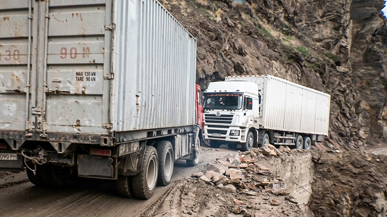 Facing Death on Tajikistan&rsquo;s Peaks: Deadliest Roads