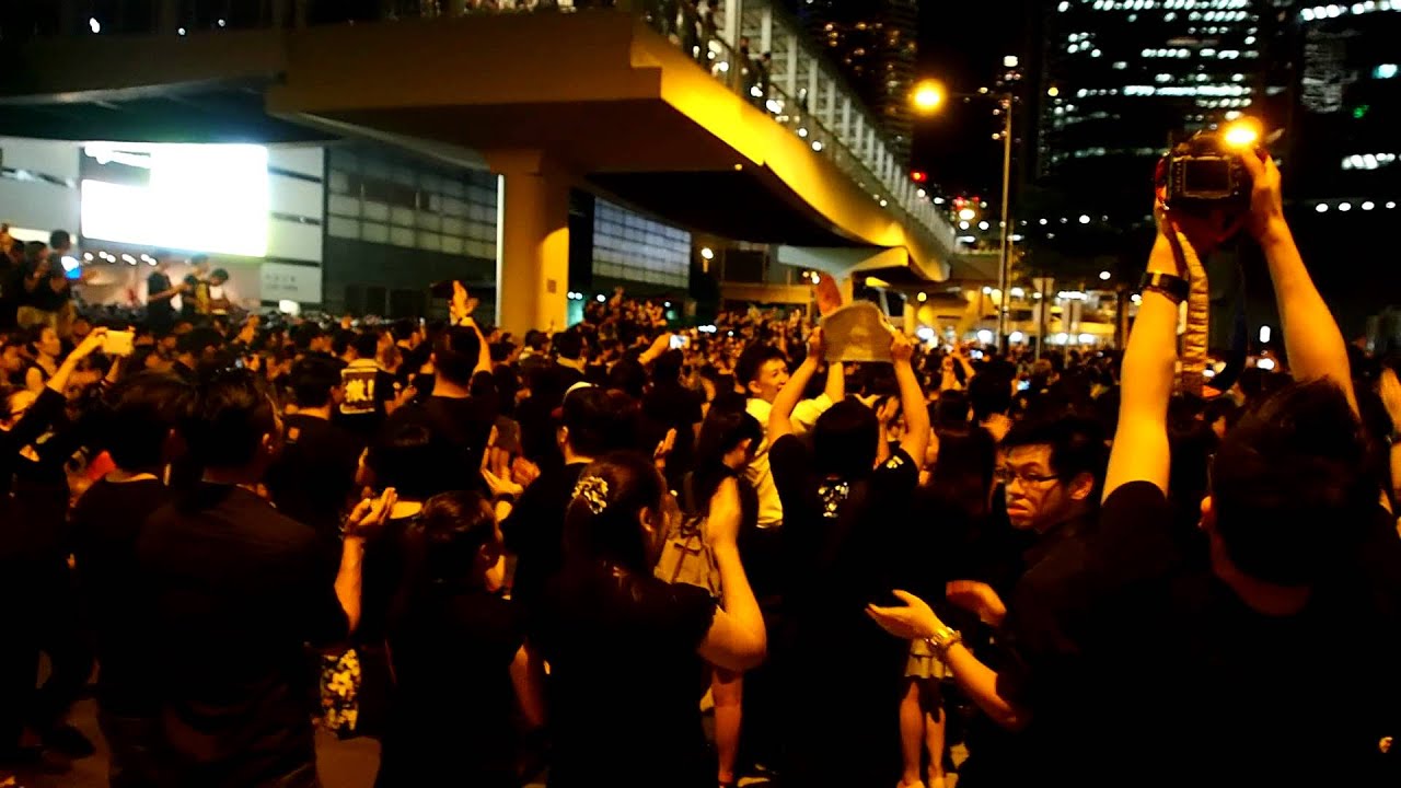 20120907 反洗腦十二萬人包圍政總︰年少無知