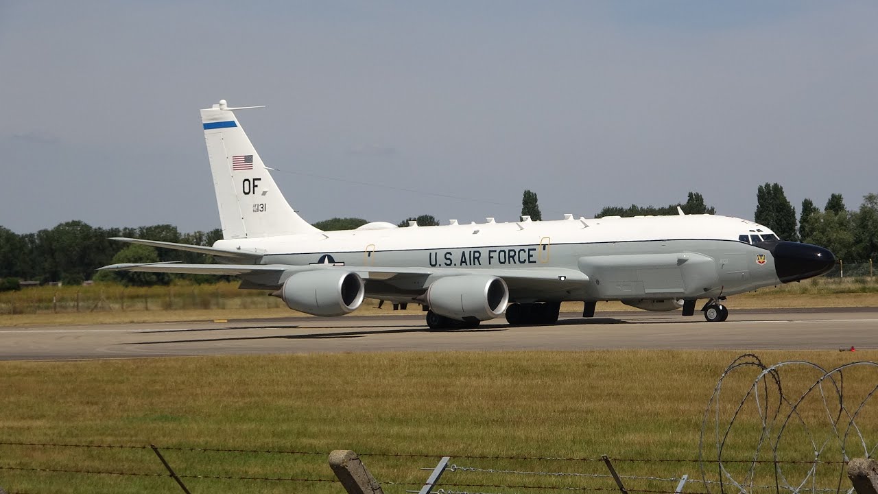 Loud RC-135 Rivet joint USAF “Olive31” 180 degree turn and departure from RAF Mildenhall! 11/7/22 4K