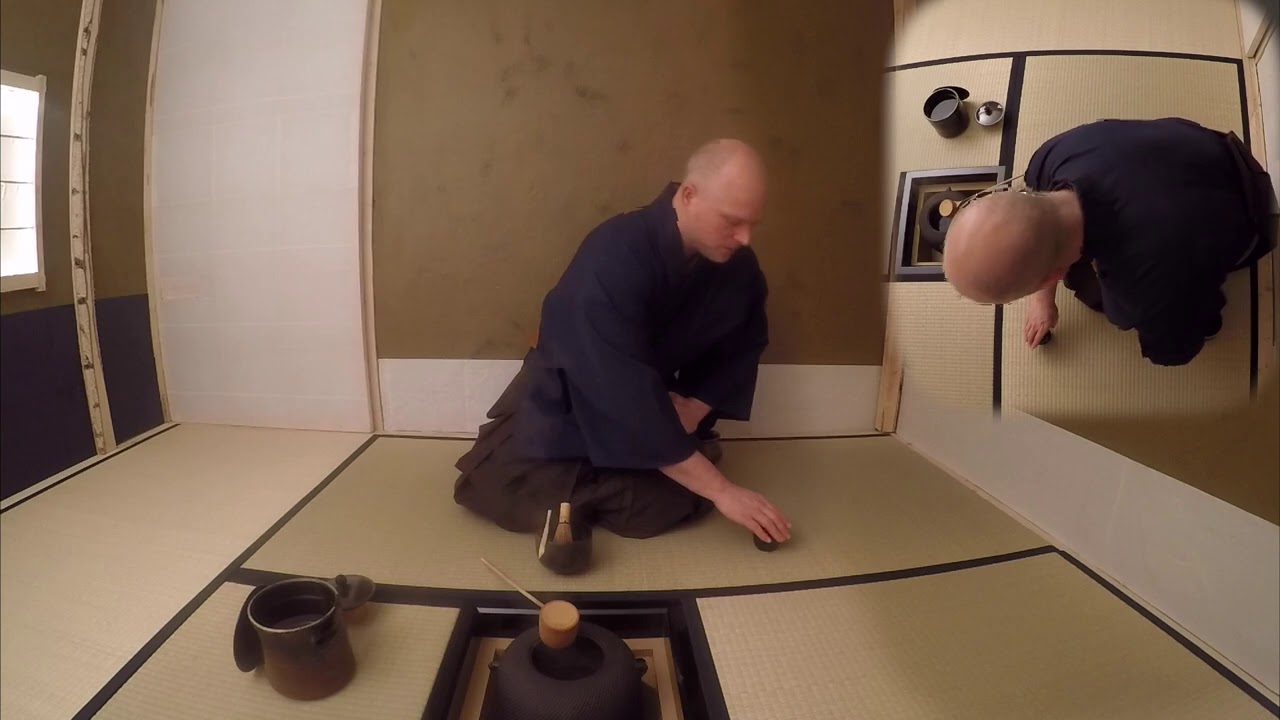 Nagashidate Ro (裏千家 の 流し点 炉)