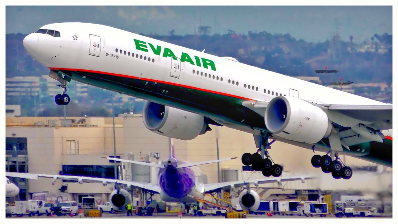 EVA Air Boeing 777-300(ER) Takeoff