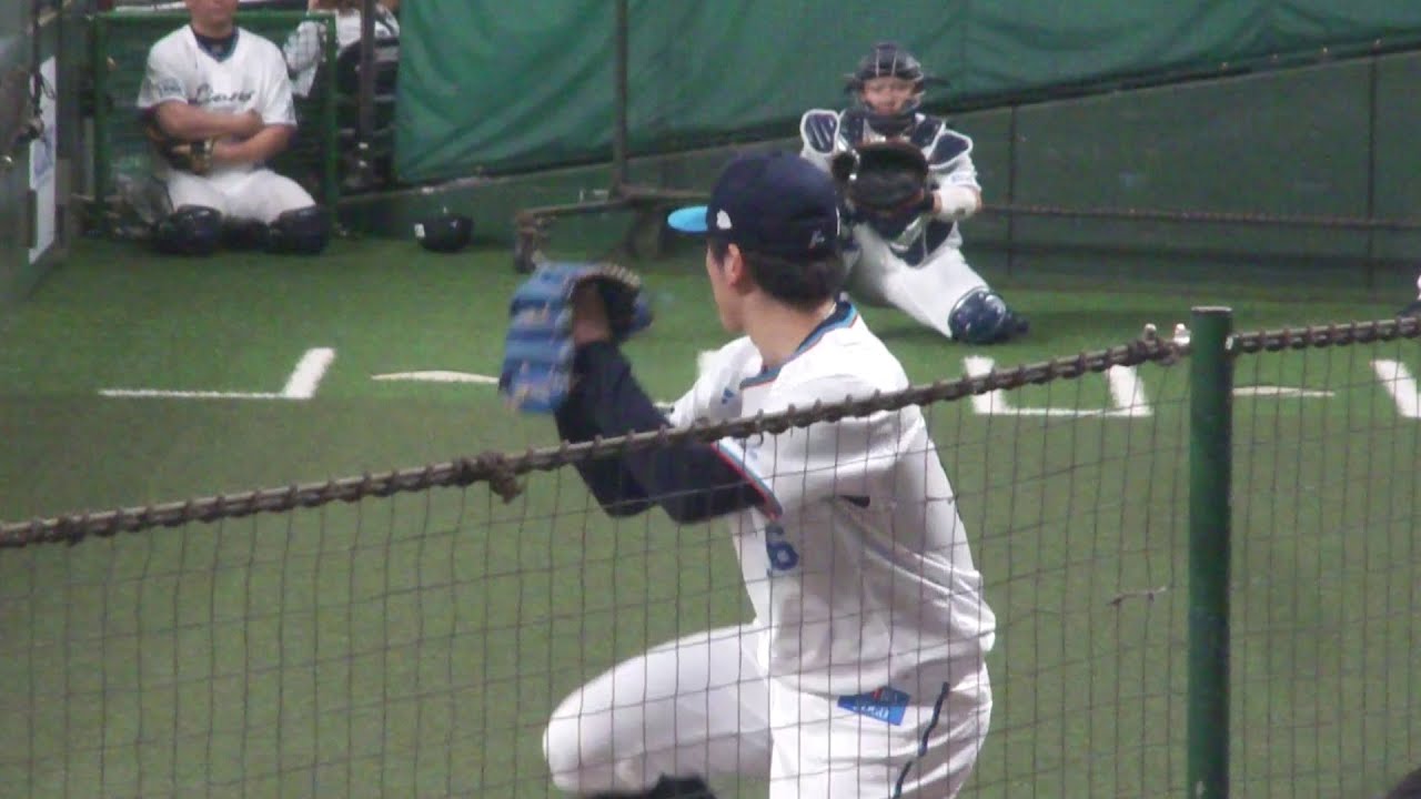 西武 隅田知一郎が試合前にブルペンで投球練習　西武 vs ソフトバンク　2025年4月19日(土) ベルーナドーム