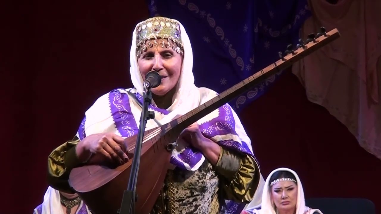 Mehriban Əliyeva imzası 2014.Aşıq Pəri məclisi kəlağayı bayramı konserti