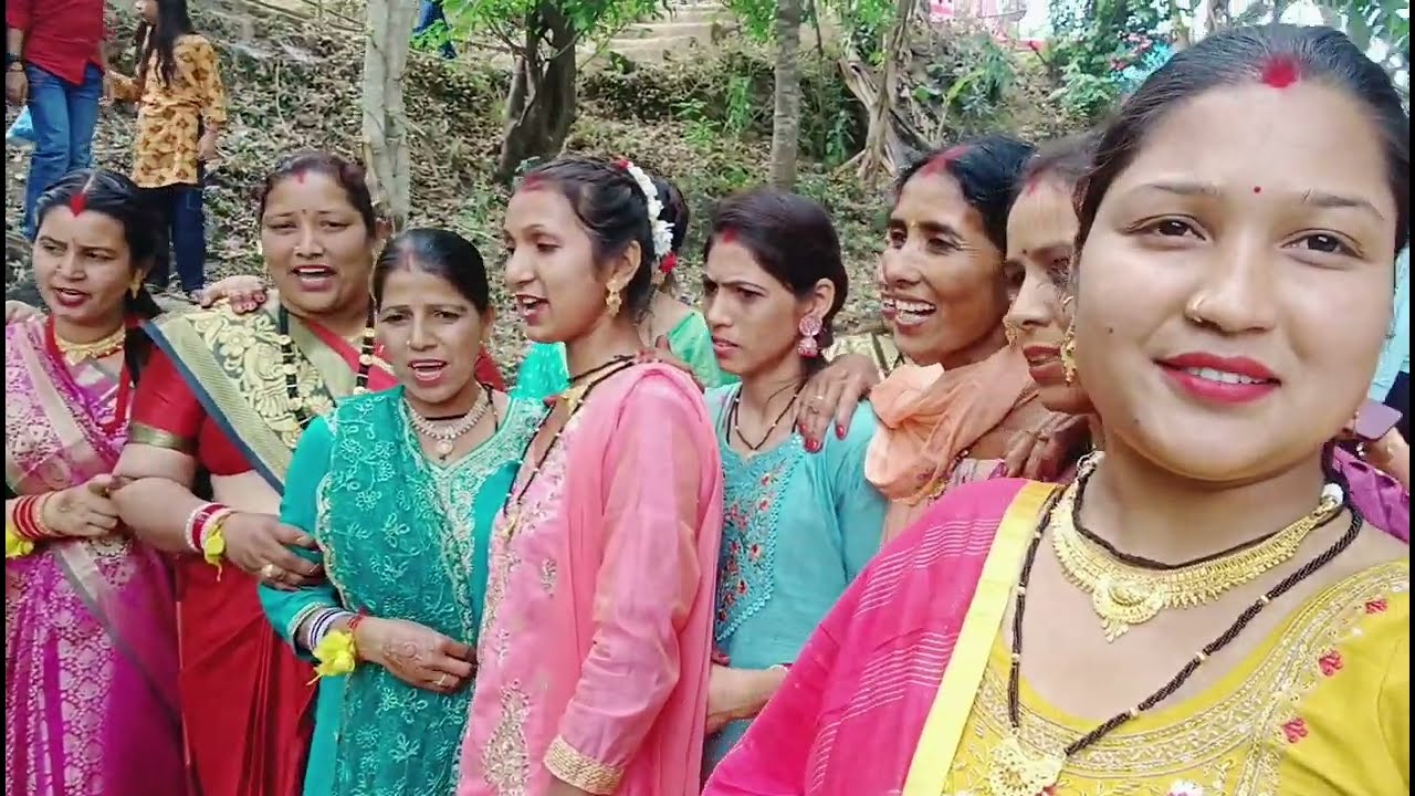 शादी में तबाड तोड dance💃🕺 बेदी के समय बाराती को दो गली 😂 part 1 #trendingshadi  #dance @anjalipahadi1