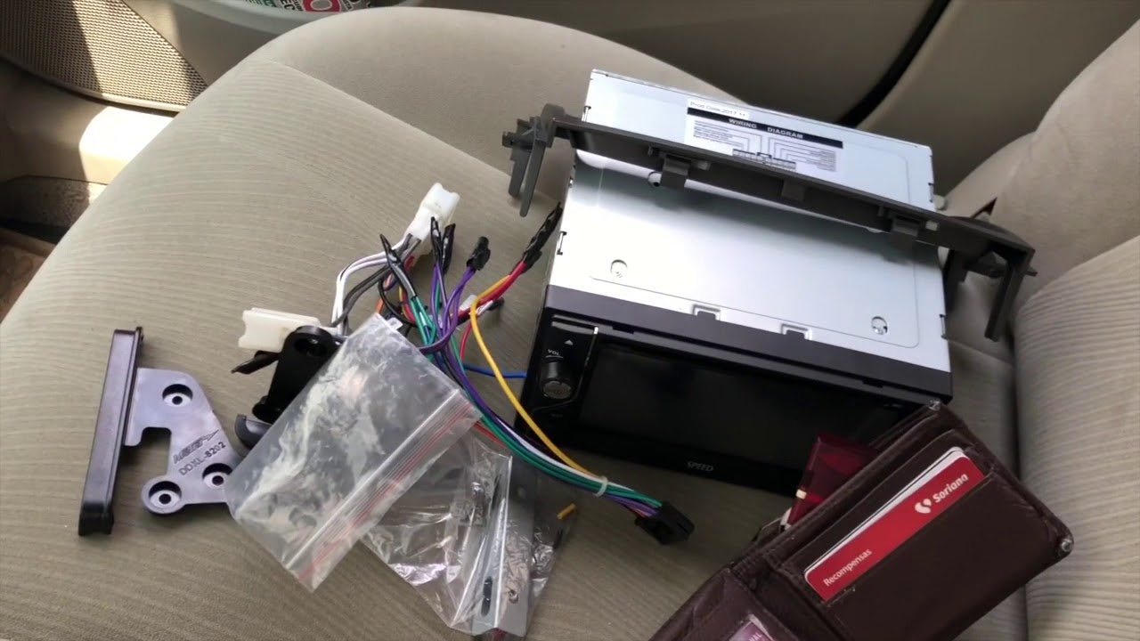 Instalación de amplificador con Subwoofer y estéreo de pantalla