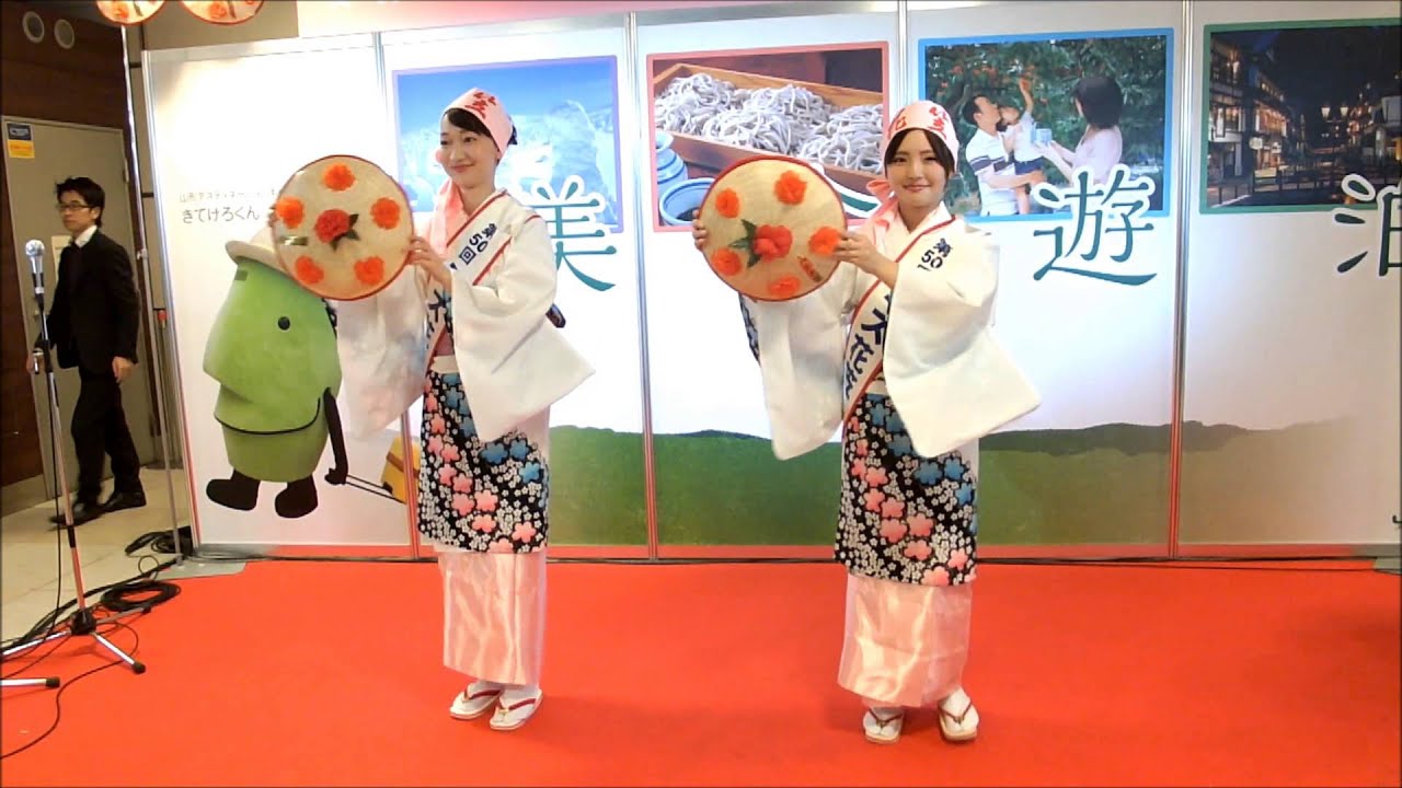 ミス花笠による花笠音頭披露