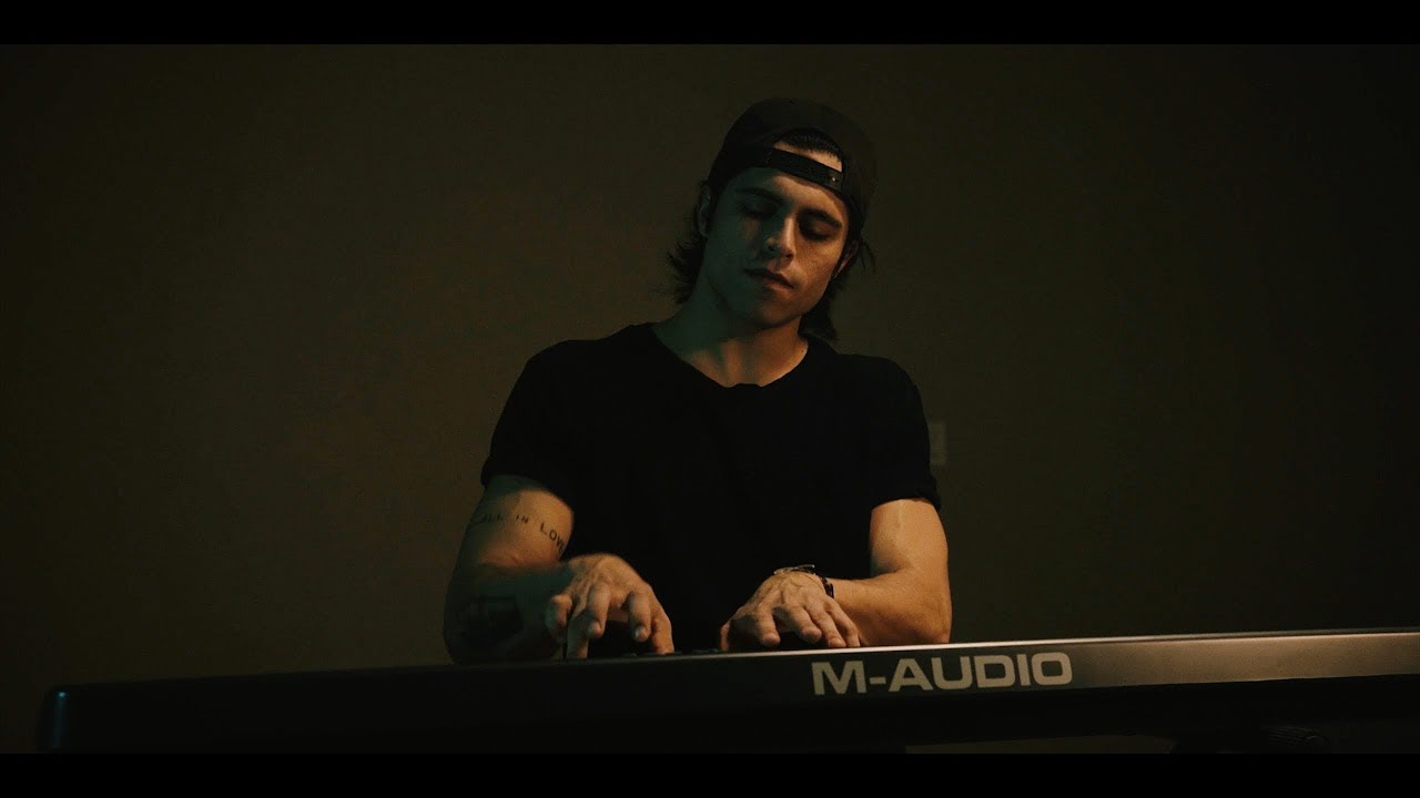Sam Hunt - I Met A Girl (Official Acoustic Music Video by Tay Watts) On Spotify & iTunes