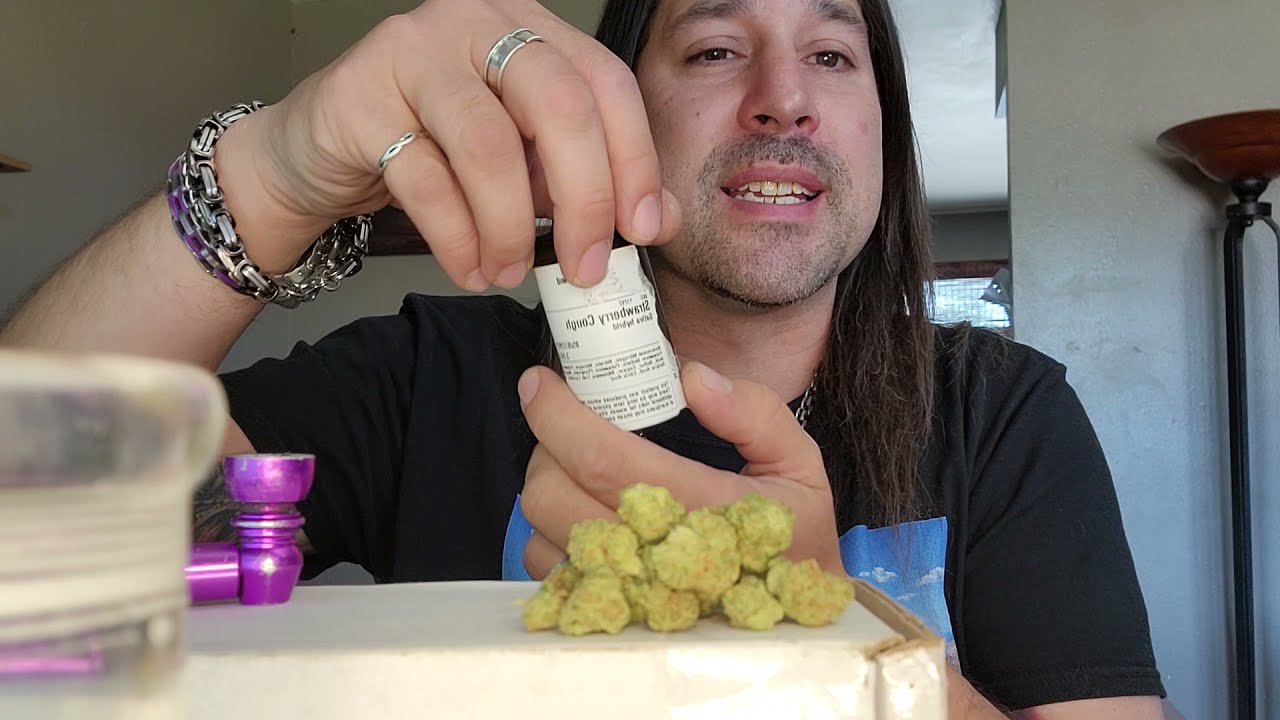 Dan's 420 Chronicles - Strawberry Cough / Weed Review 5/8/21