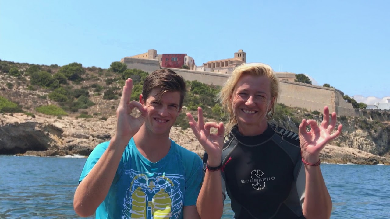Ana Duato y Miguel Bernardeau con la campaña Vive la Posidonia en Ibiza