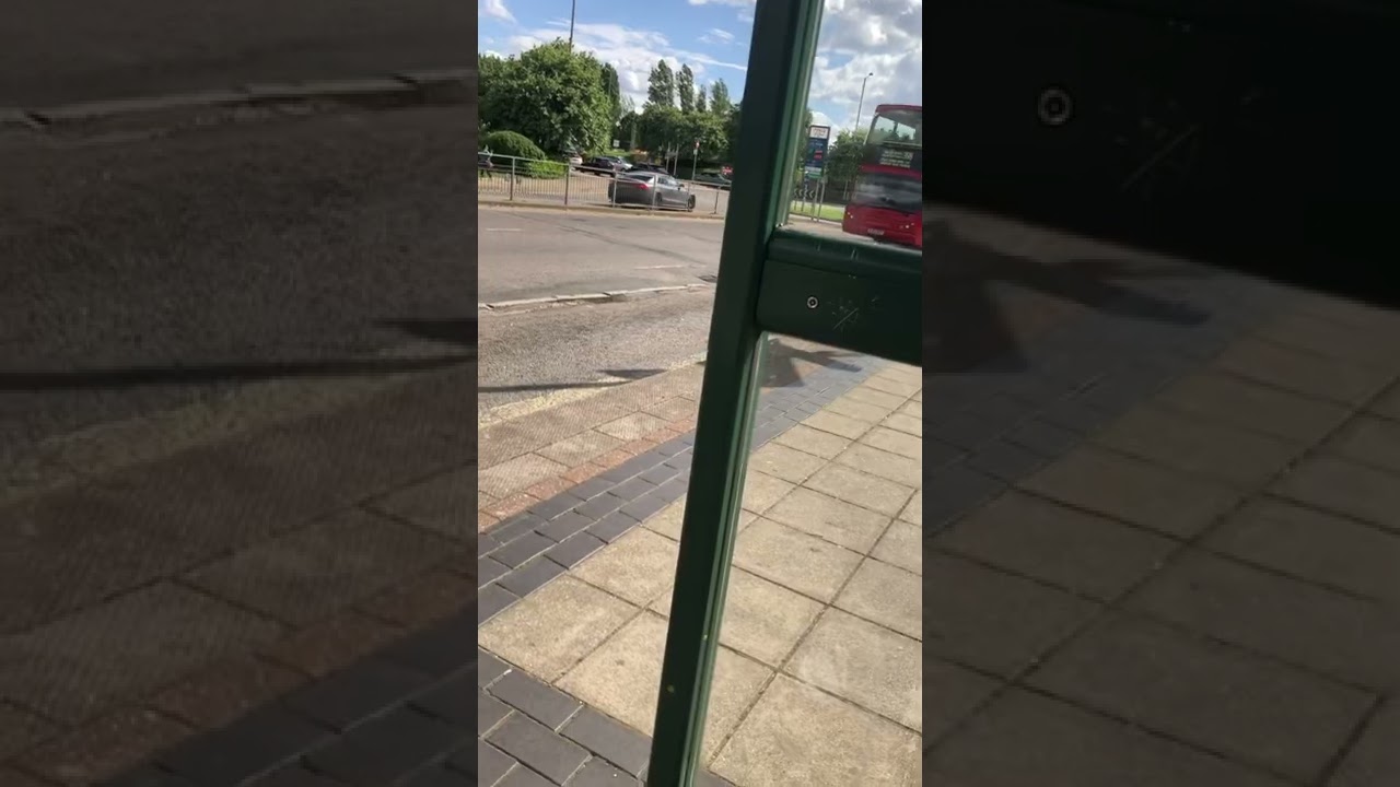 Sullivan buses bodied East lancs Myllenium lolyne Dennis trident (please like and subscribe)