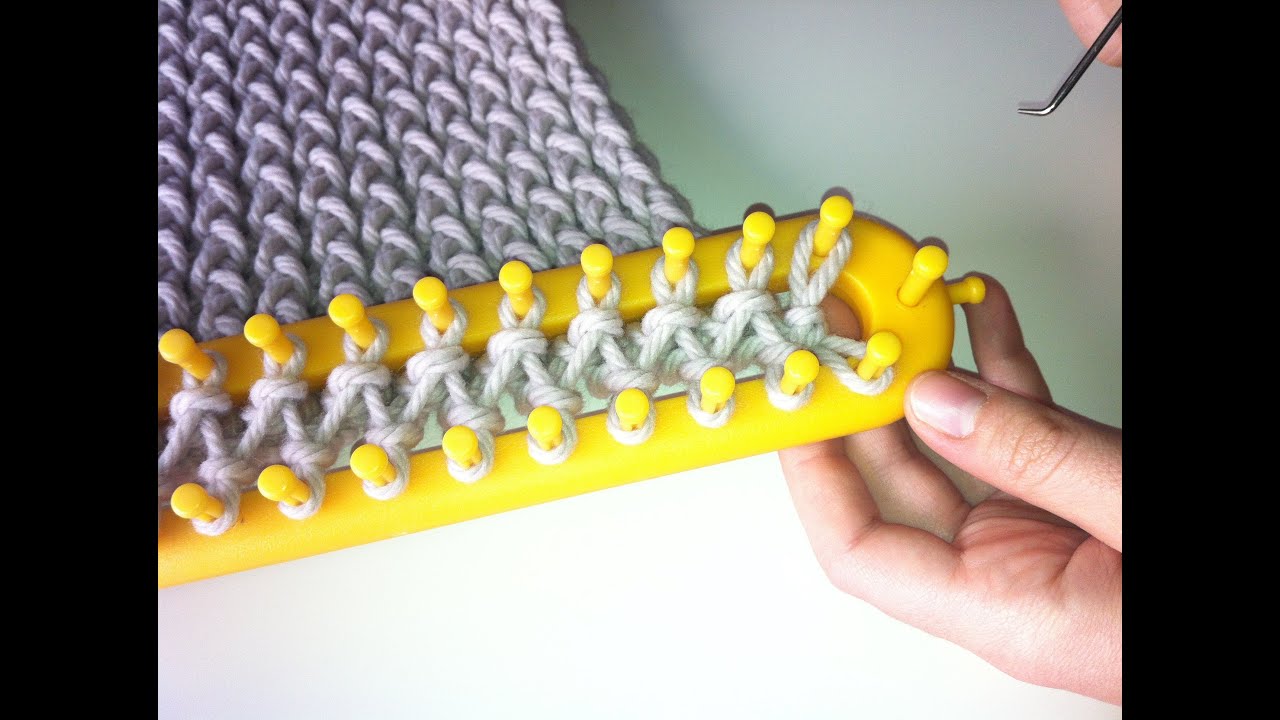 How to Loom Knit a Scarf - Crossed Stockinette Stitch (DIY Tutorial)