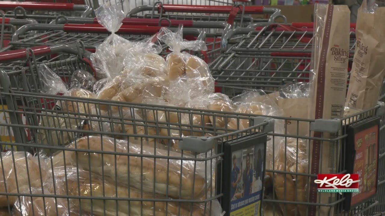 Food giveaway returns after three week pause