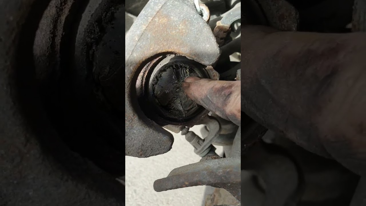 Mitsubishi Outlander hybrid 2015 replacement of rear Rotors and brakepads.