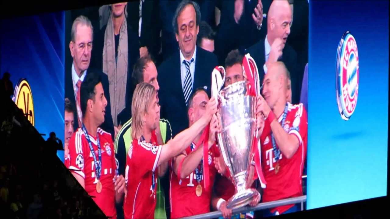 Trophy presentation to Bayern Munich - UCL Final 2013