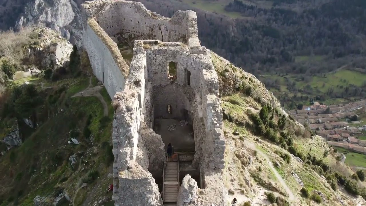 Ch&acirc;teau de Monts&eacute;gur