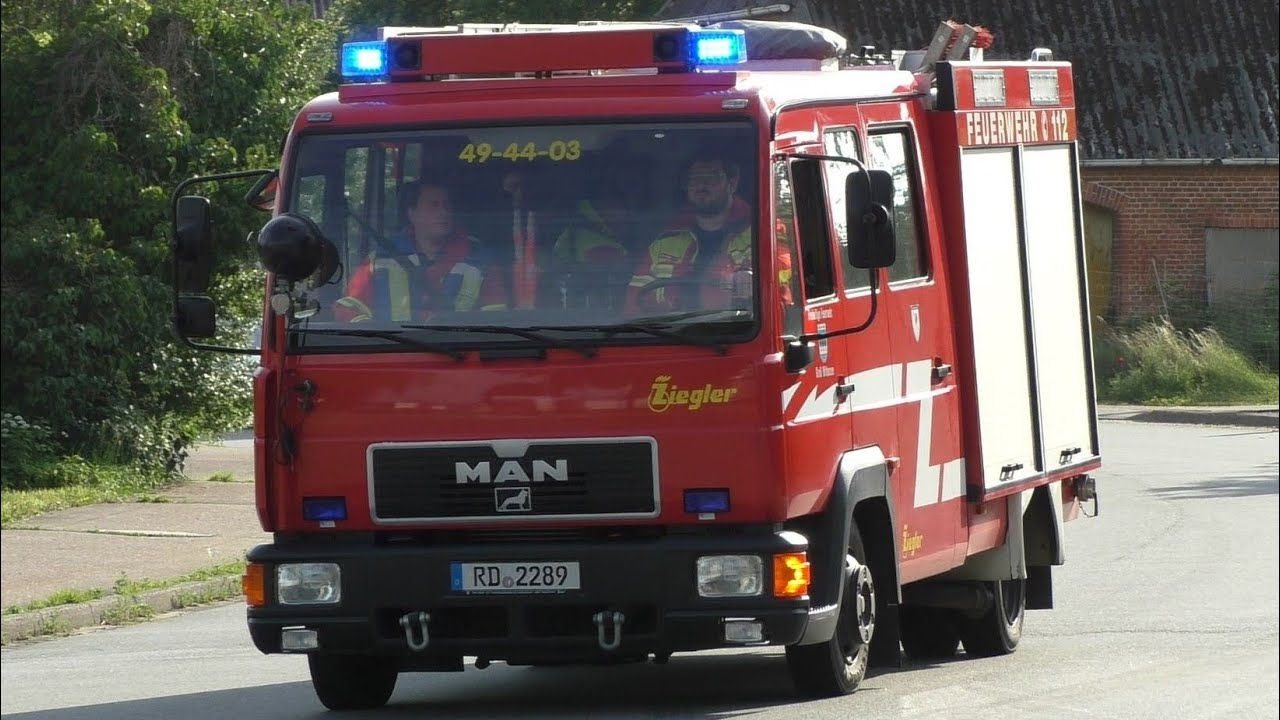 [Brand bei Pflanzenzüchter] Einsatzfahrten Feuerwehren Amt Wittensee + JUH Rendsburg