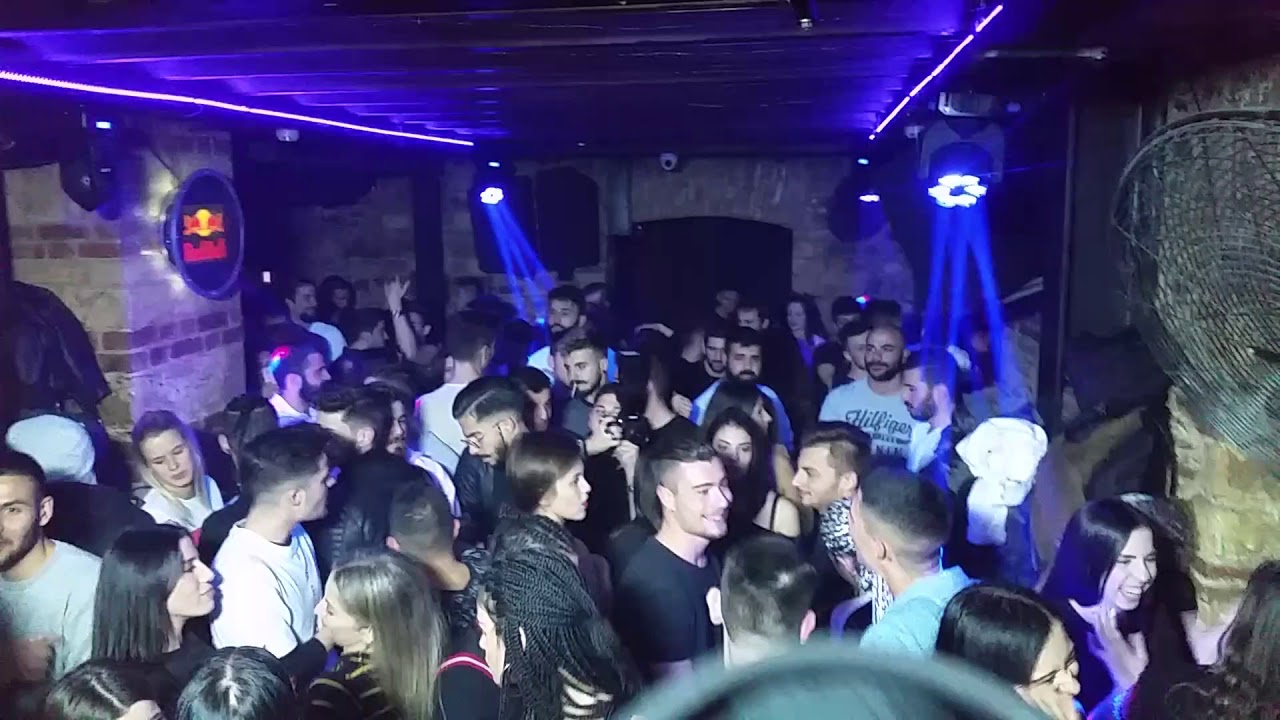 DeeJay Saras @ Trap Basement