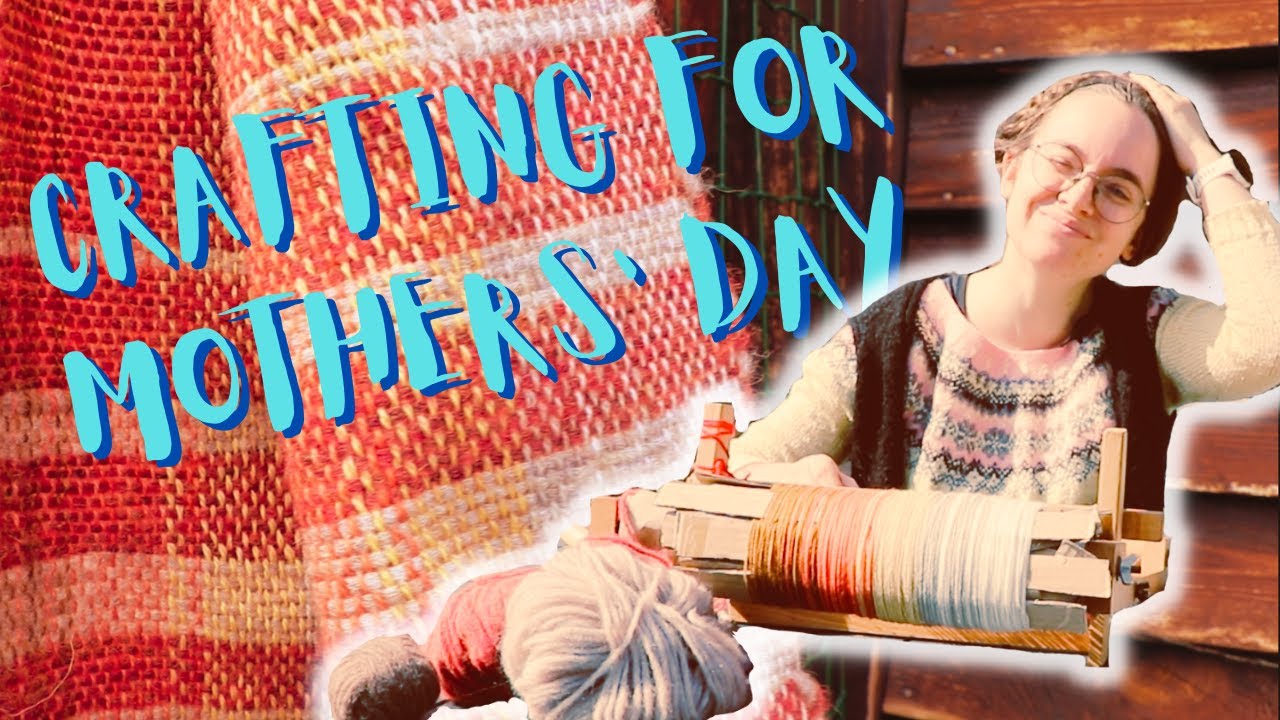 Weaving a Scarf as a Mothers' day gift (with her own leftover alpaca yarn)