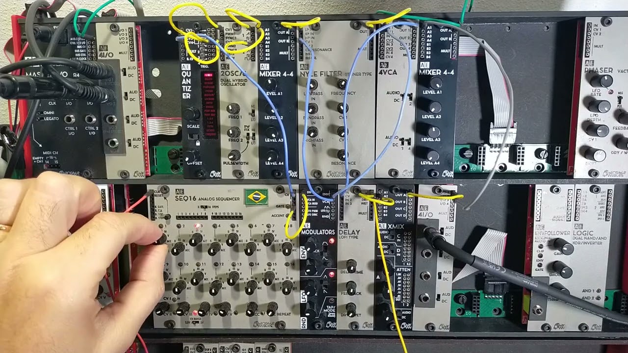 Sequenza di basso ipnotica in delay 8° puntato – Album AetherWaves 7 AEModular VolcaModular