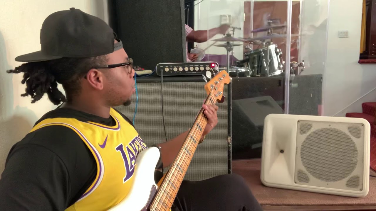 How to play traditional gospel bass.
