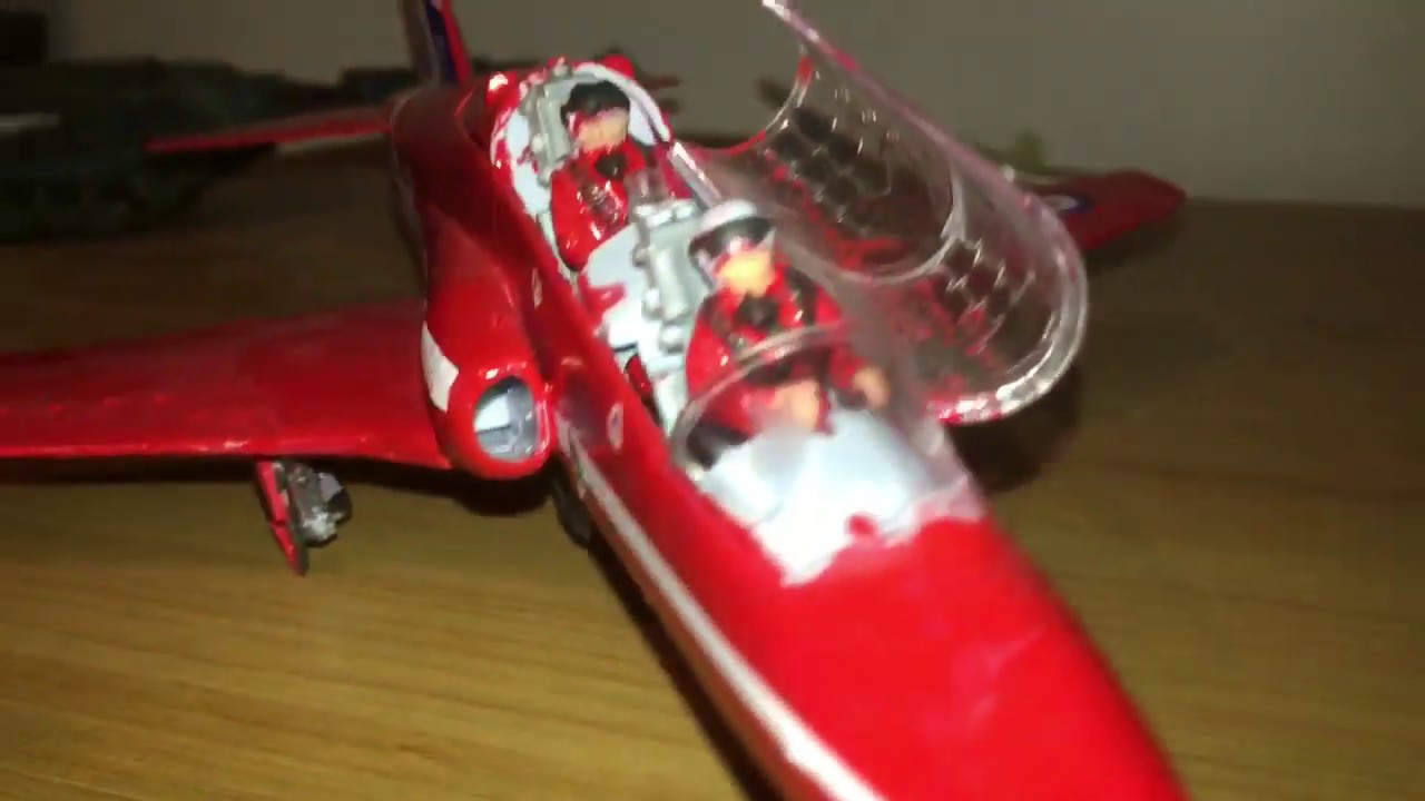 Airfix red arrows hawk 1/48 scale build and review