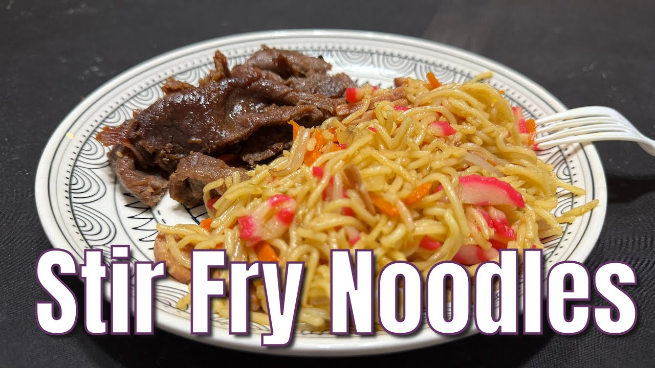 Fried Noodles! - @pineappletophawaii