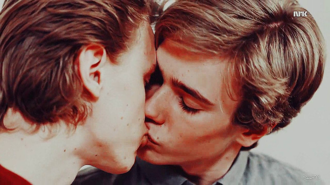 Isak & Even - While Your Lips Are Still Red