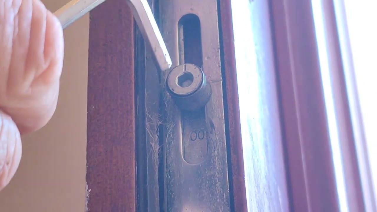 Tuto Fenêtre : Comment régler l'étanchéité de vos fenêtres avec une clé Allen