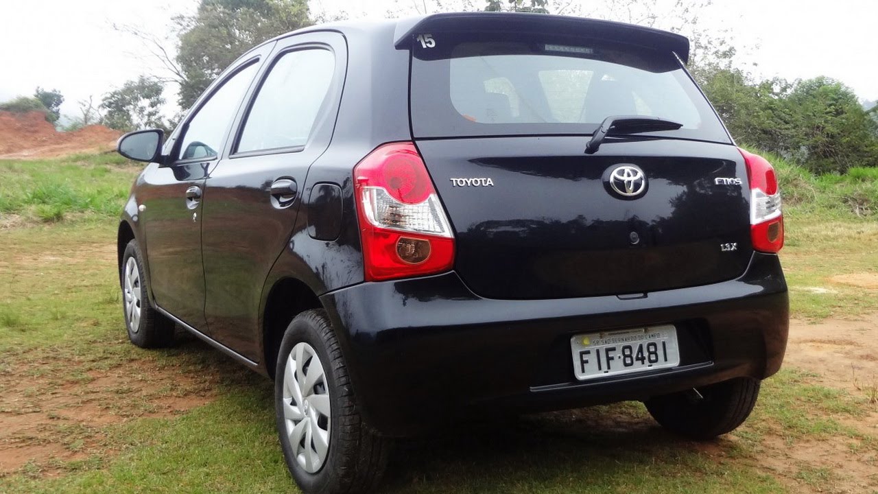 Toyota Etios Hatch 1,3 com câmbio manual de 6 marchas, com Arnaldo Keller