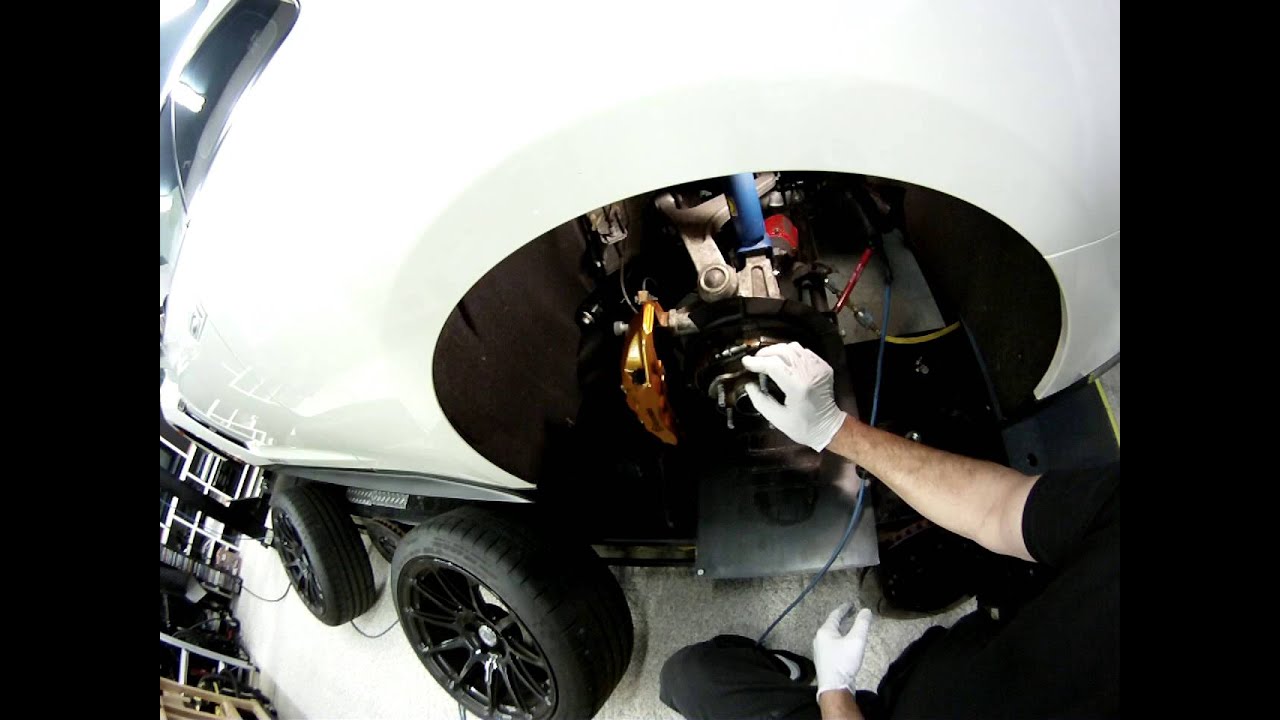 Wheel Stud Install on R35 GTR 001