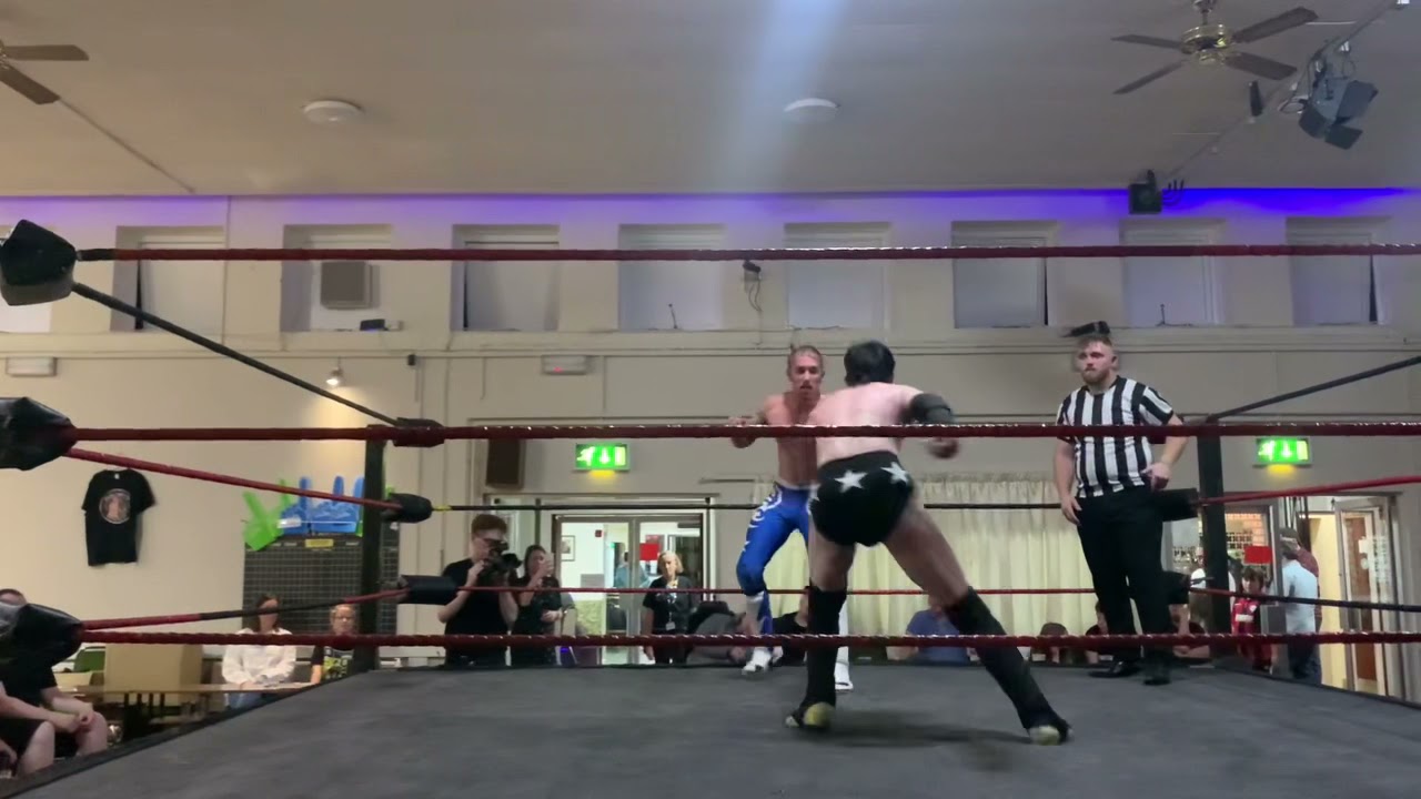Prize Hereford: Danny Gold vs Reece Riley