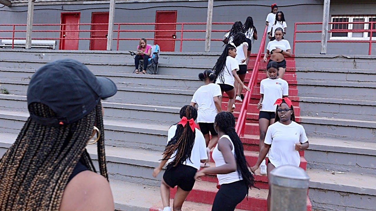 B.A.D.D. Girls Cheer: 