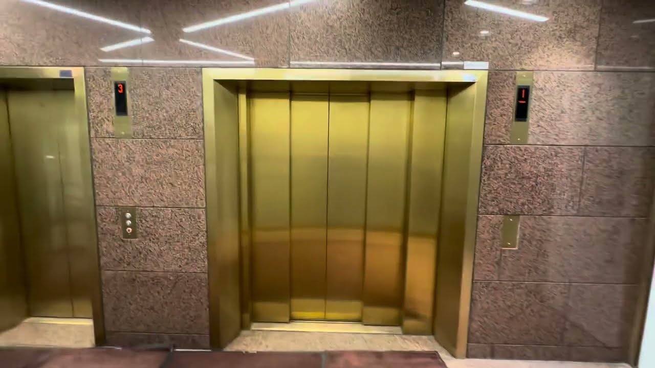 2x 1984 KONE (mod. 2005 KONE) traction elevators (B) @ Graniittitalo, Kamppi, Helsinki, Finland