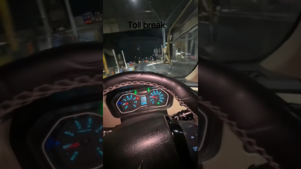 scorpio toll plaza break video #viralvideo #tollplaza #scorpio #nightout whatsapp status video #2025