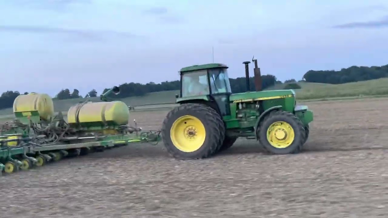 John Deere 4455 with 1770NT Planter