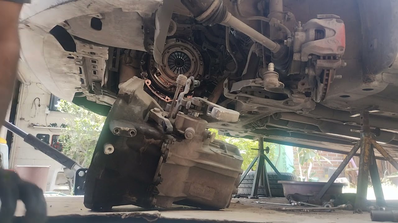 Como bajar caja de velocidades para cambio del clutch Aveo 2020