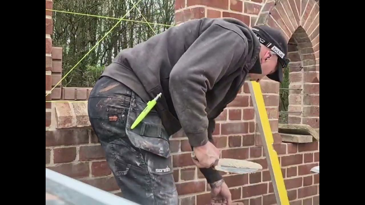 Искусство кирпичной кладки - панель &laquo;Перекрестное плетение&raquo;