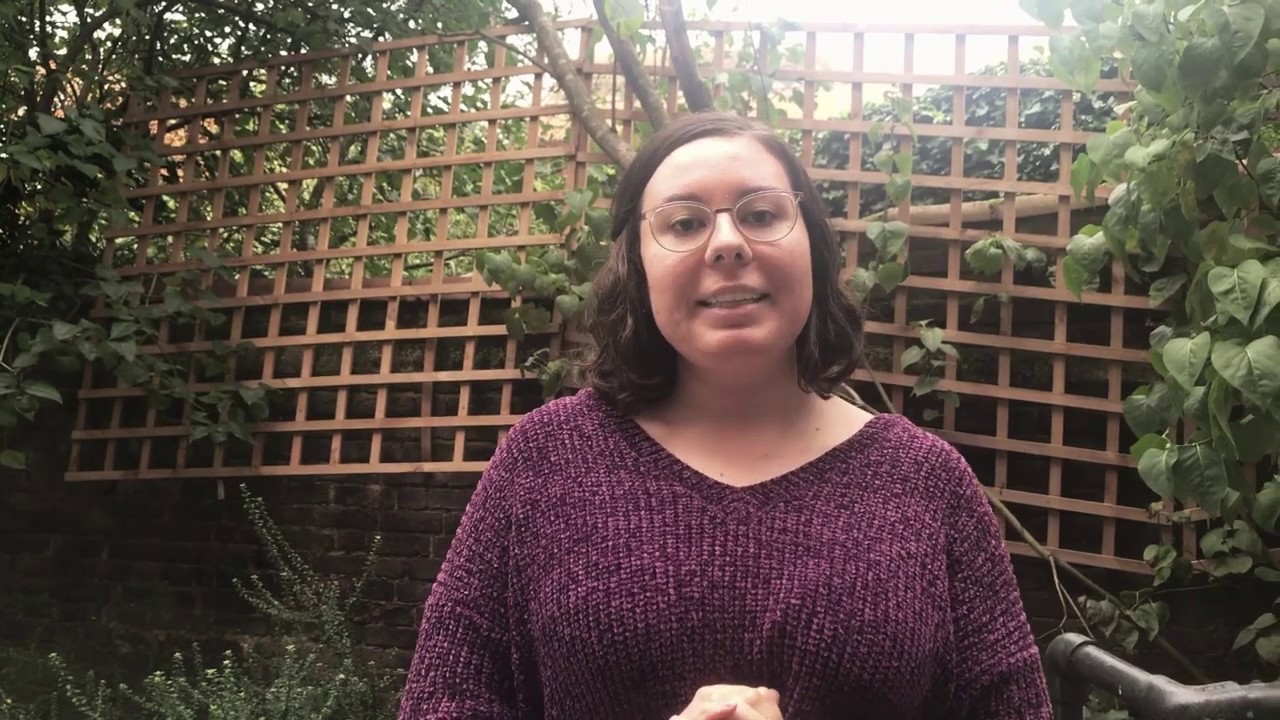 International Student Vlogger: Umbrella or Raincoat?