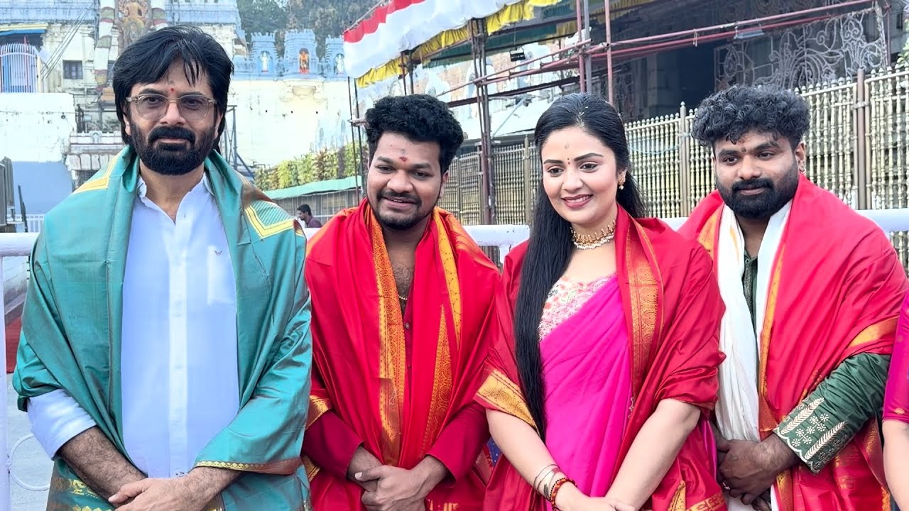 Sreemukhi & Mukku Avinash Spotted At Tirumala Tirupati | TTD | @HITTVOFFICIAL
