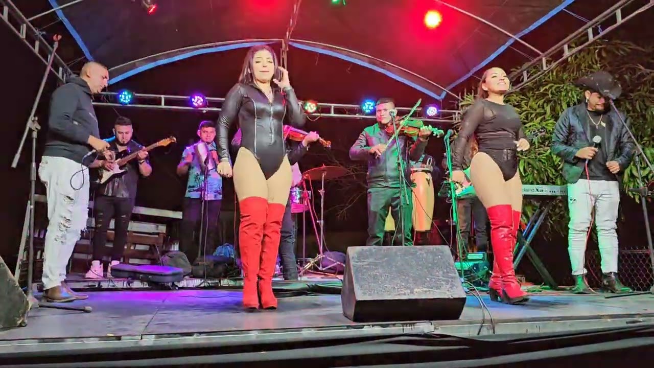 Sigue el sabor con Rey y su Chanchona y sus bellas bailarinas en el pedernal